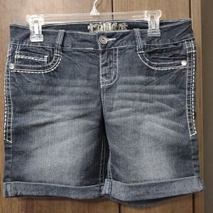 TRUCE Embroidered Blue Denim‎ Jean Hem Shorts Size 9 Five Pocket Low Rise